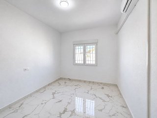 Casa adosada en alquiler en La Siesta - El Salado - Torreta en Torrevieja