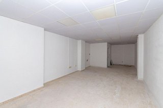Local comercial en alquiler en Cervantes en Granada