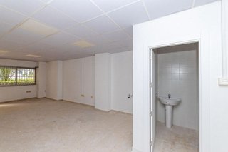 Local comercial en alquiler en Cervantes en Granada