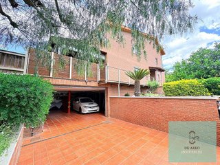 Chalet en venta en Corbera de Llobregat