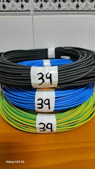 3 Rollos Cable 2.5mm y 39 metros cada rollo.