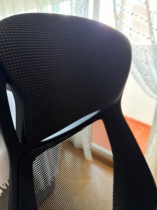 Silla de oficina ergonómica negra