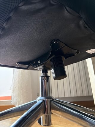 Silla de oficina ergonómica negra