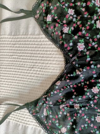 Lingerie floreale nera