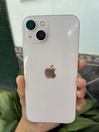 iPhone 13 256GB con caja y cargador.