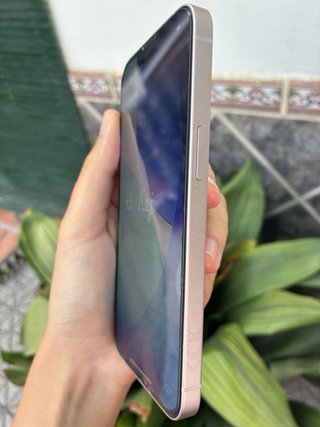 iPhone 13 256GB con caja y cargador.