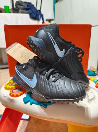 Zapatillas Nike Negras y Azules Talla Pequeña
