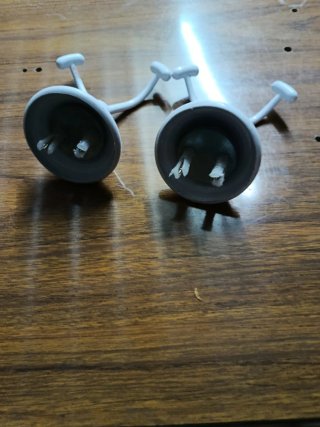Juego 2 perchas metálicas esmaltadas
