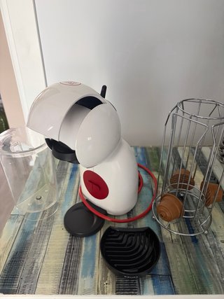 Cafetera Dolce Gusto; como nueva. Blanca