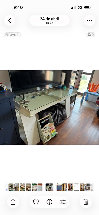 Scrivania in vetro e legno bianco