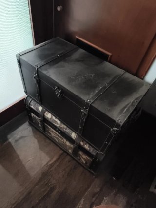Baúles de madera y cuero