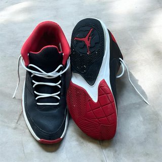 Zapatillas Jordan Max Aura Negro/Rojo