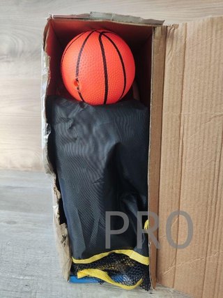 Canasta baloncesto con recogepelotas