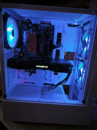 PC GAMING INTEL I7-6700K – 16GB RAM–1070 8GB + 2TB