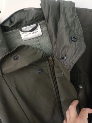 Chubasquero verde militar