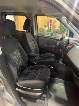Opel Combo 1.6dcti 105cv selective