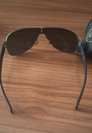 Gafas de sol Ray-Ban plateadas y negras