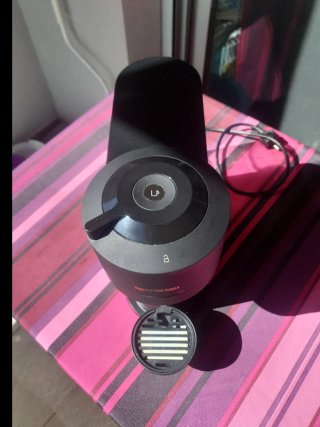 Cafetera Nespresso Negra