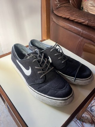 Zapatillas Nike Negras y Blancas
