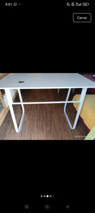 Mesa blanca multiusos