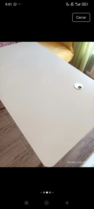 Mesa blanca multiusos