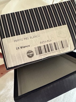 Zapatos de bebé blancos