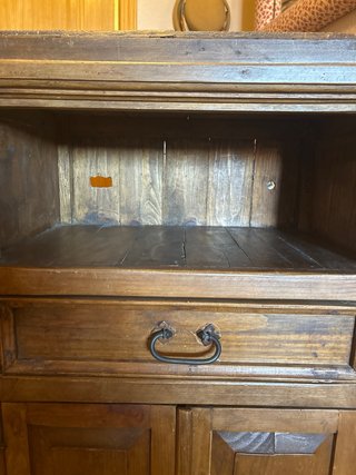 Mueble rústico de madera