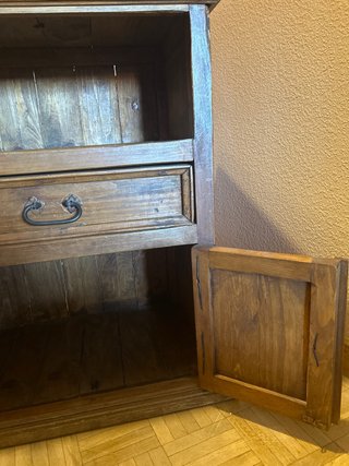 Mueble rústico de madera
