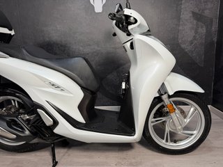 Honda SHi 125 ABS Blanca