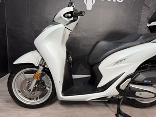 Honda SHi 125 ABS Blanca