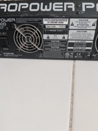 Mesa de mezclas Behringer EUROPOWER PMP4000