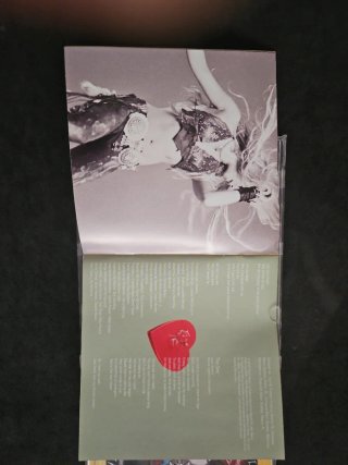 CD Shakira - Servicio de Lavandería