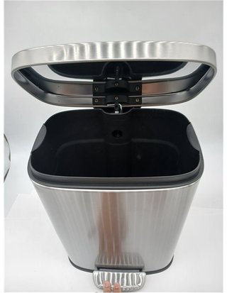 Amazon Basics Cubo de basura rectangular pequeño antimanchas con pedal suave - baño - dormitorio o salón - acero inoxidable cepilla