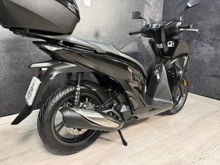 Honda SHi 125 ABS con Baúl