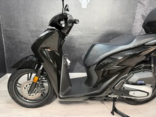 Honda SHi 125 ABS con Baúl