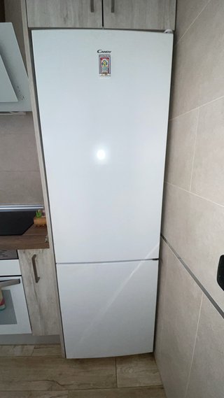 Nevera Combi Candy Blanca con 5 años .