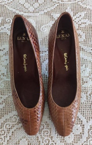Zapato marrón estampado print. Talla: 36