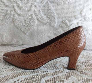 Zapato marrón estampado print. Talla: 36