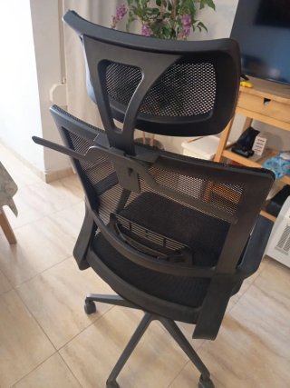Silla de oficina ergonómica con ruedas
