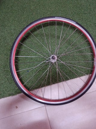 Rueda 28" Shimano bici carretera