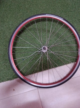 Rueda 28" Shimano bici carretera