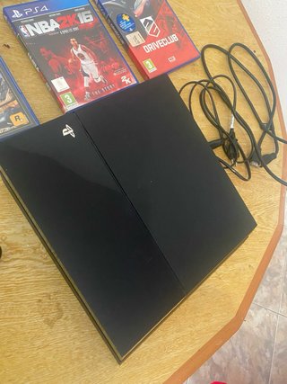 PS4 (PlayStation 4) Nera + 5 Giochi