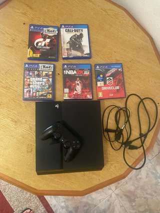 PS4 (PlayStation 4) Nera + 5 Giochi