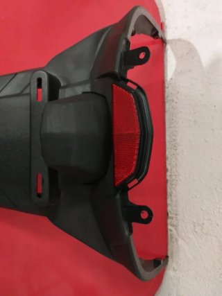 Portamatrículas y basculante Kymco Super Dink