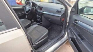 Opel Astra 2010