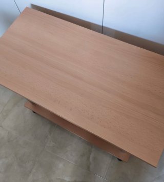 Mueble TV chapado madera de haya, con ruedas