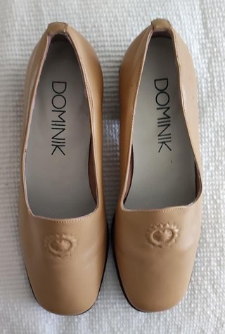 Zapatos en piel beige. Talla:36
