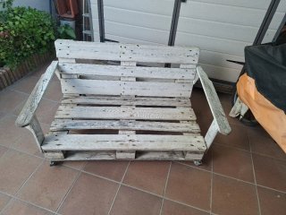 Sofá de palets con cojines