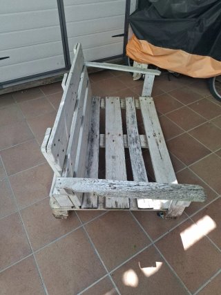 Sofá de palets con cojines