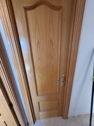 1 Puerta de madera con cristal 5 puertas madera